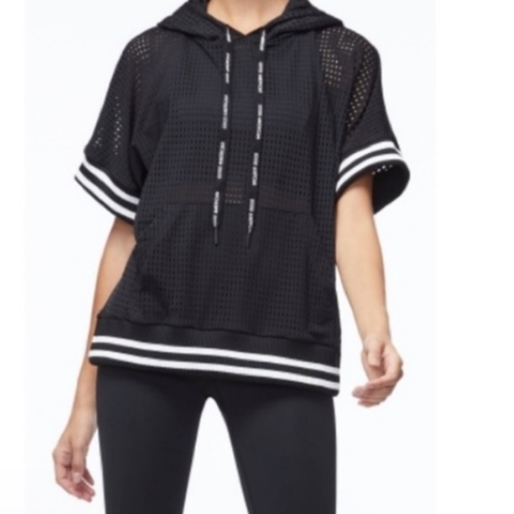 Good American Mesh Perforated Hoodie short sleeve
Black Size 1 (S) Loose Fit - Picture 1 of 6